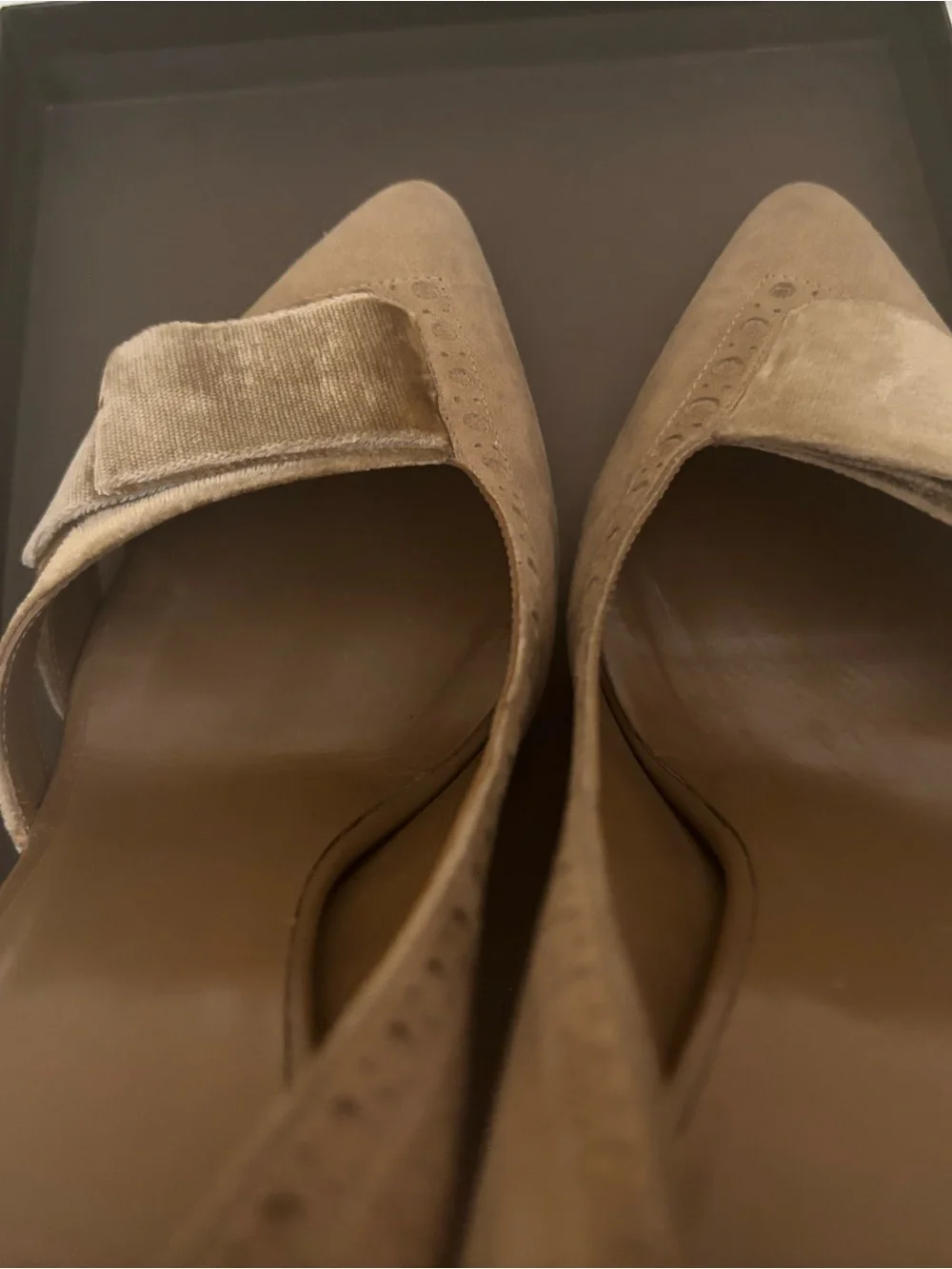 GUCCI  SUEDE D'ORSAY PUMP